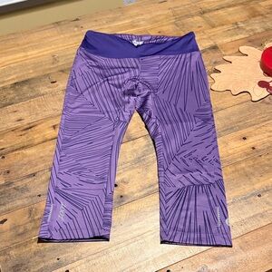 Zoot Capri Leggings in Purple with Geometric Design